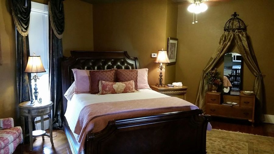 Captain s House — Guest room