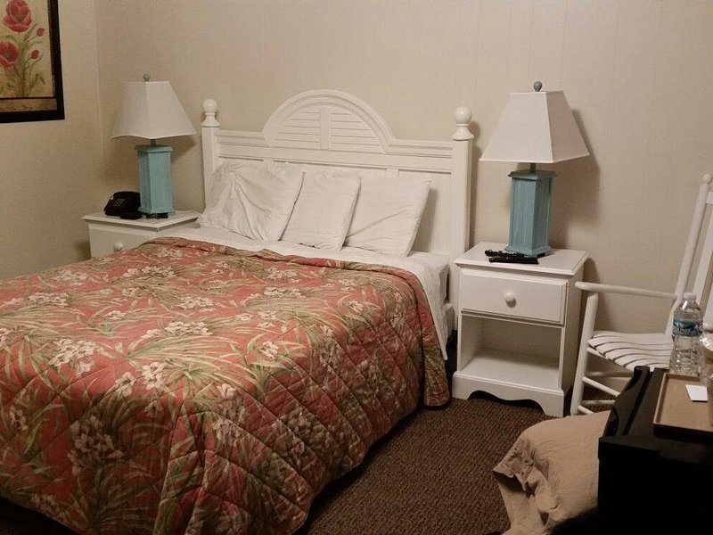 Captain s Landing Waterfront Inn — Guest room