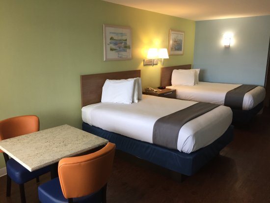 Captain s Quarters Inn — Guest room