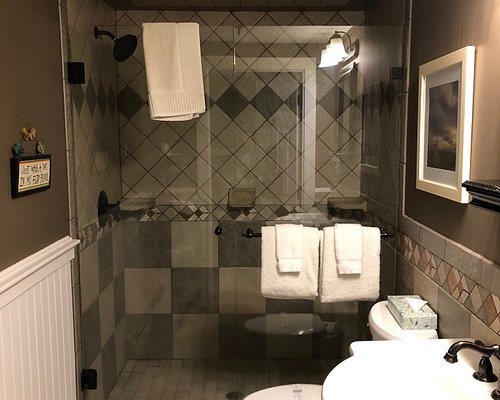 Captain s Quarters — Bathroom
