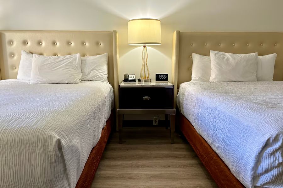 Caravan Oasis RV Resort — Guest room