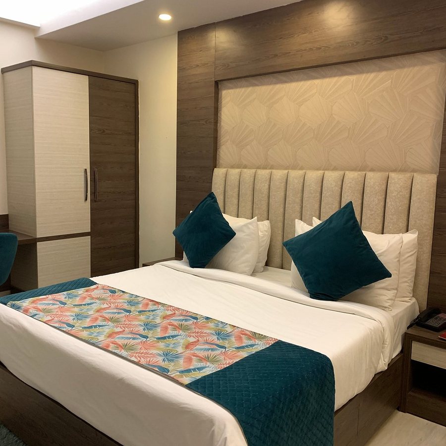 Cardinal Express Oxmo New Delhi — Guest room
