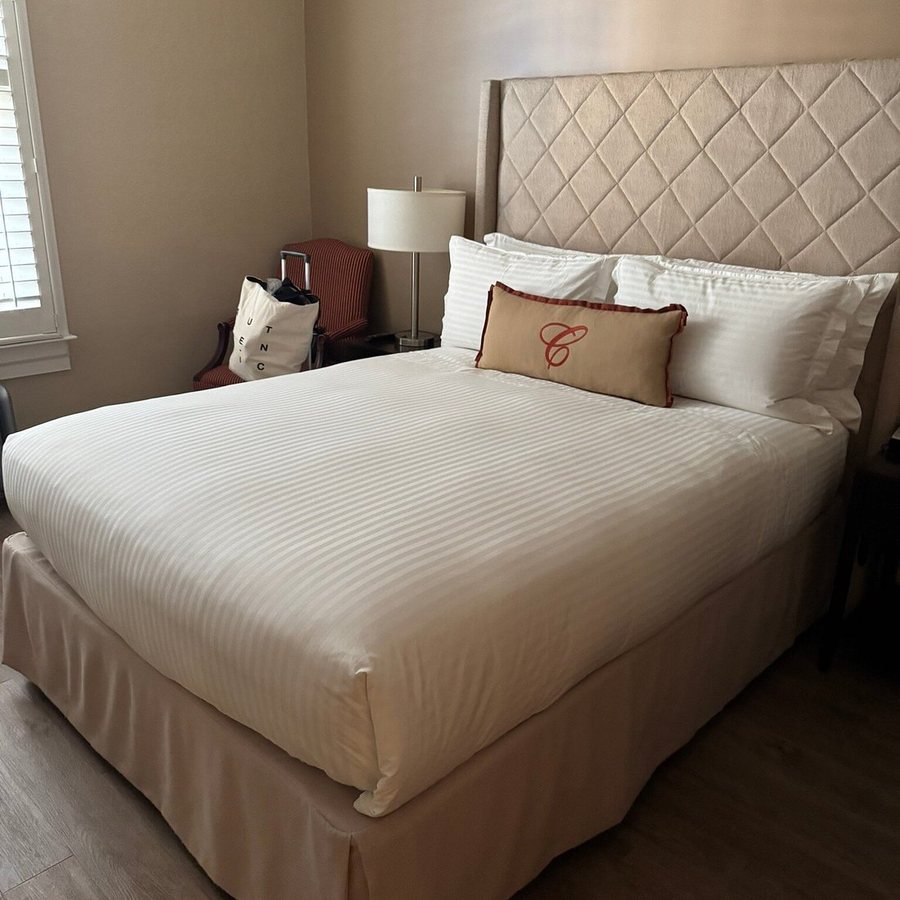 Cardinal Hotel — Guest room