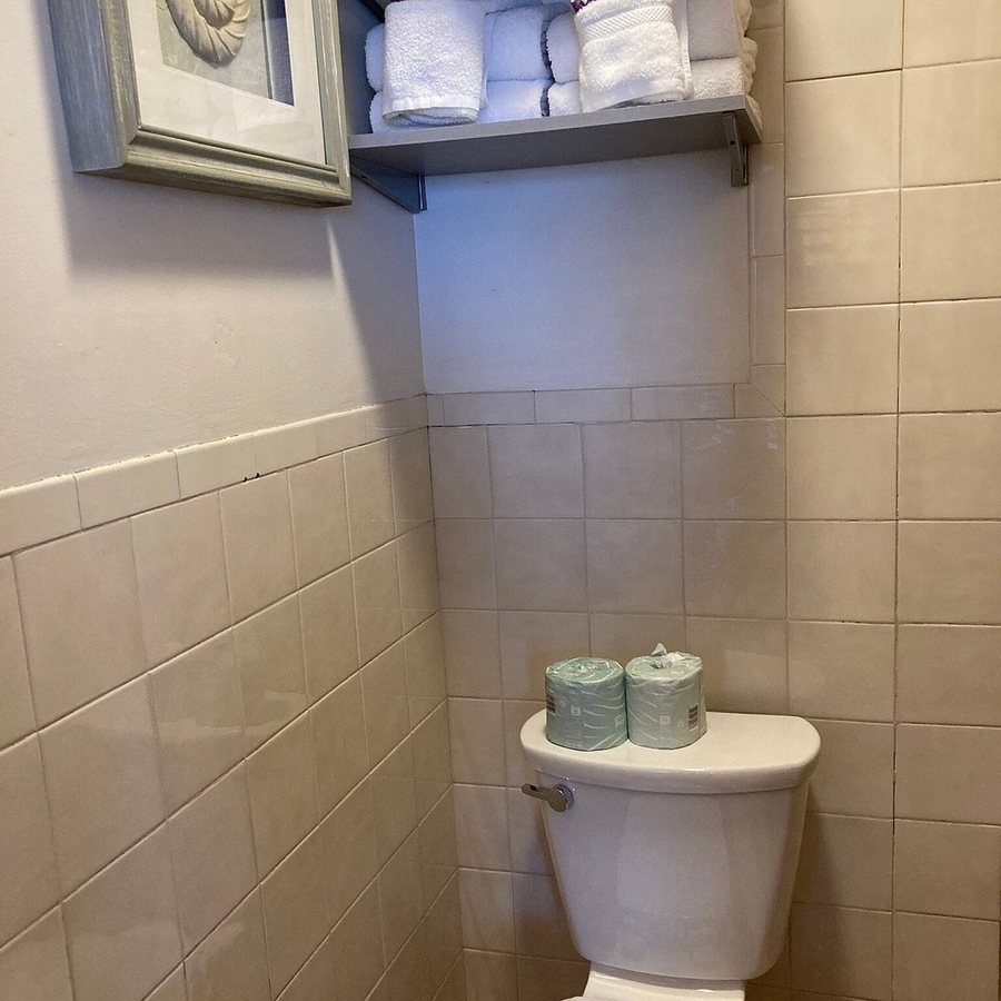 Caribbean House — Bathroom