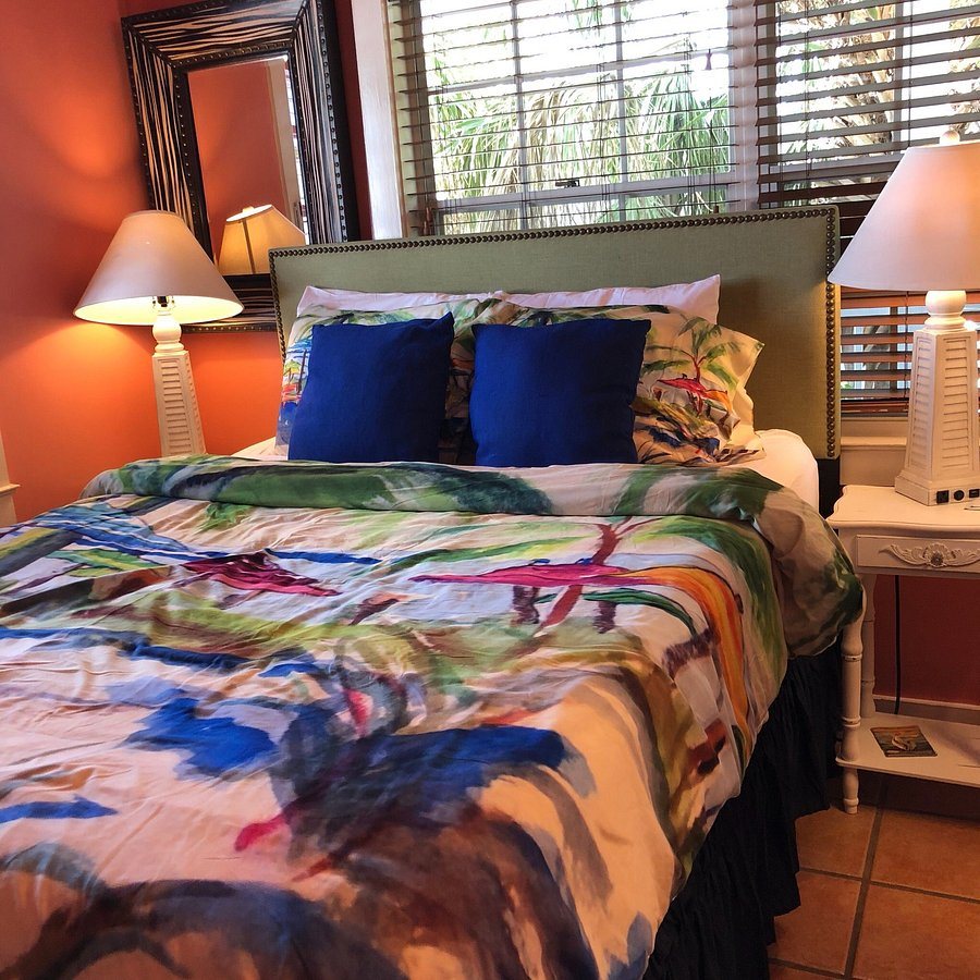 Caribbean House — Guest room