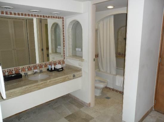 Caribe Park Royal Grand — Bathroom