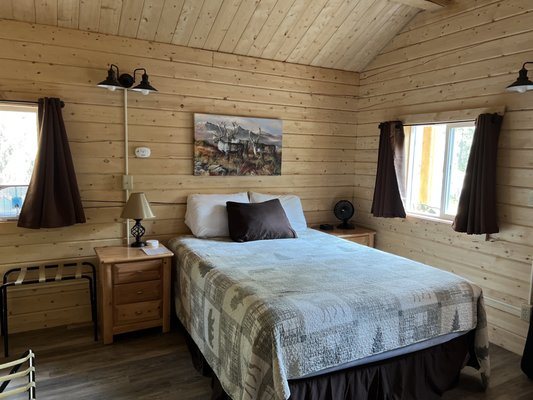 Caribou Cabins — Guest room
