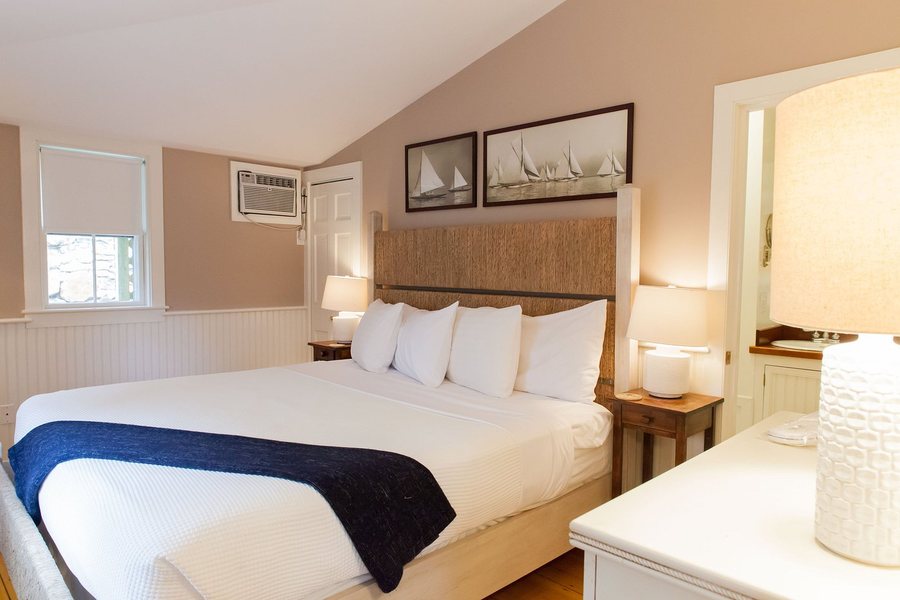 Carlisle House — Guest room