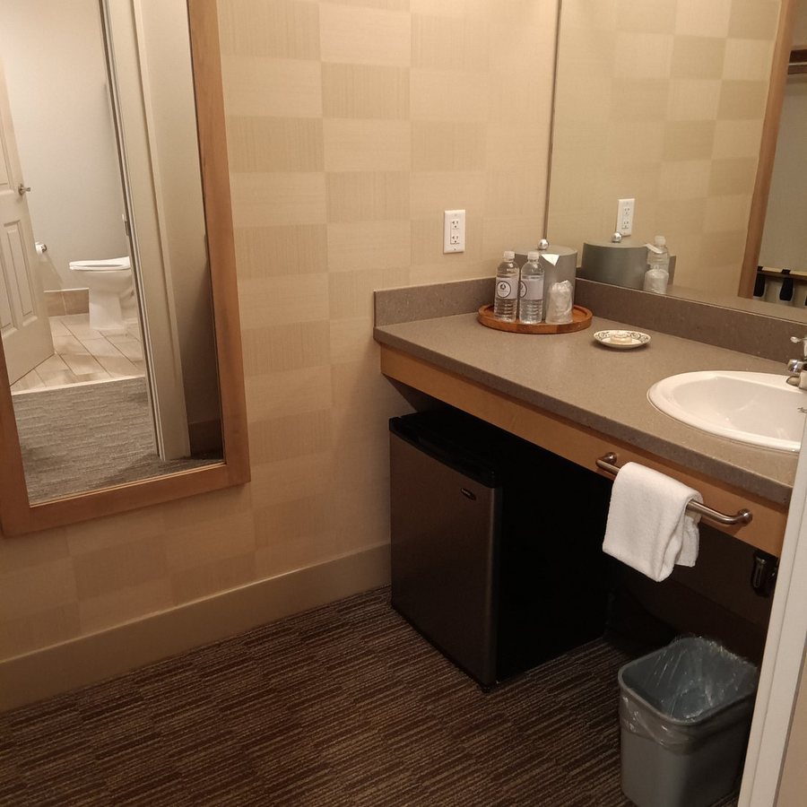 Carlisle Inn — Bathroom