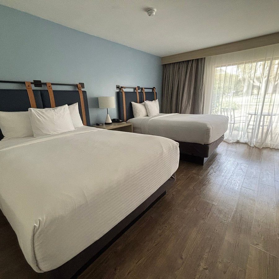 Carlsbad by the Sea Hotel Carlsbad Series By Marriott — Guest room