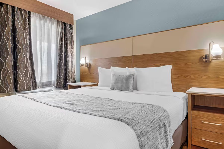 Carlsbad KOA — Guest room