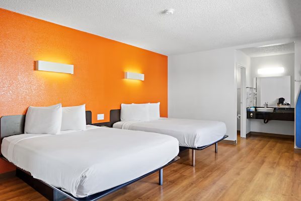 Carlsbad Village Inn — Guest room