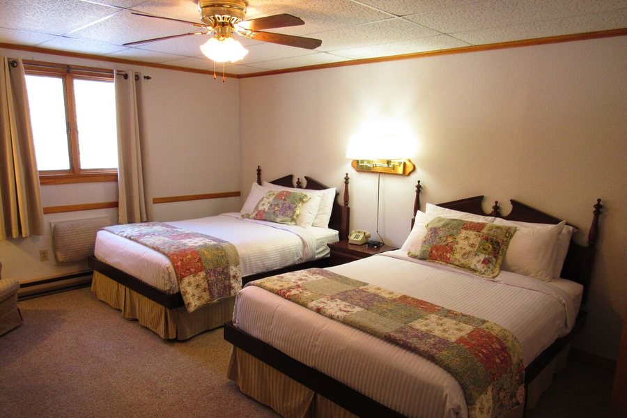 Carlson s Lodge — Guest room