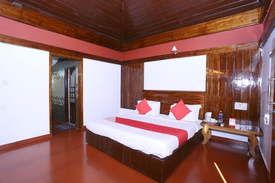 Carmelia Haven Resort Thekkady — Guest room