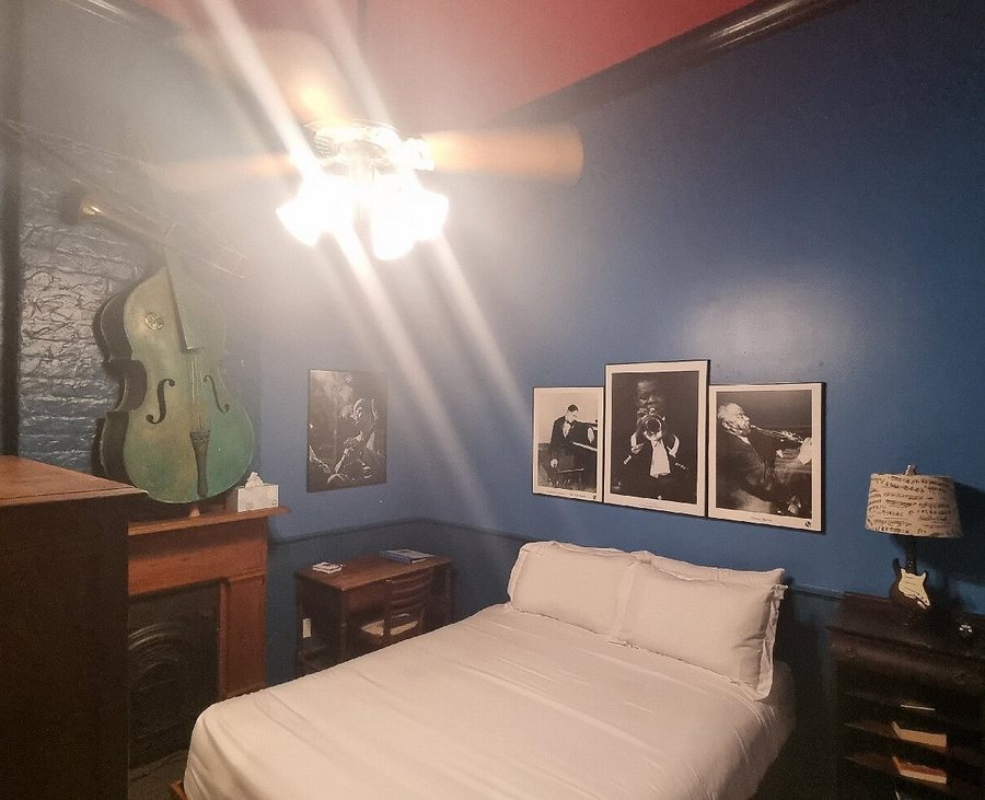 Carnival Royalty at Historic Guest House — Guest room