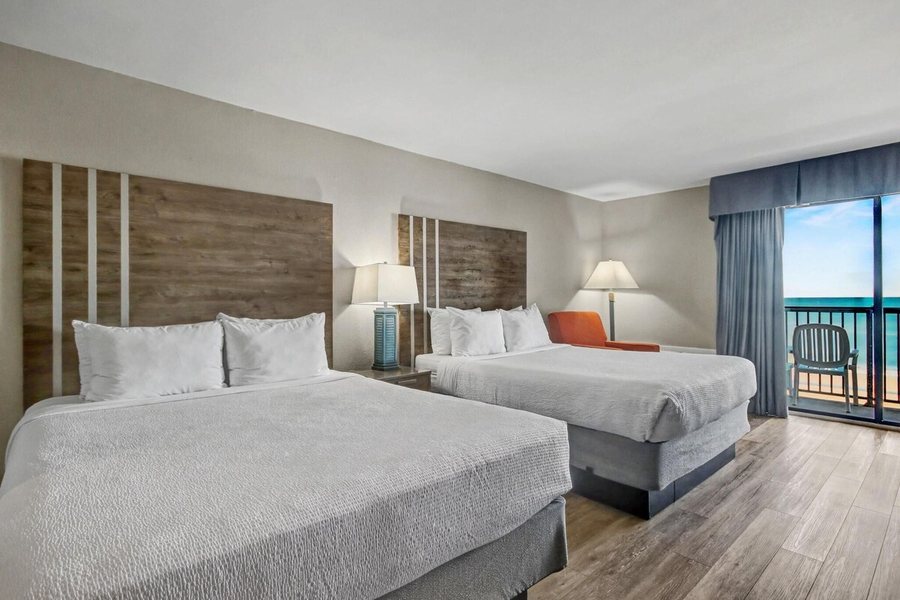 Carolinian Beach Resort — Guest room