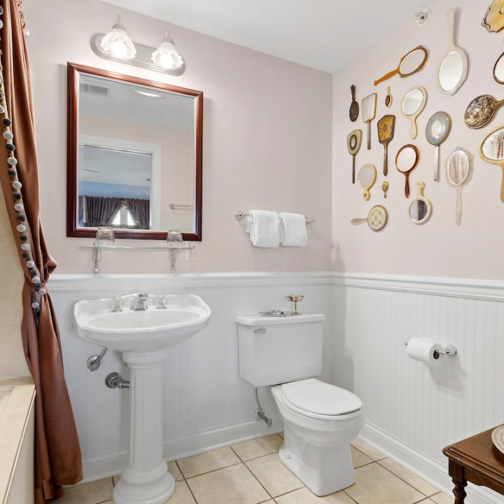 Carriage House at the Harbor — Bathroom