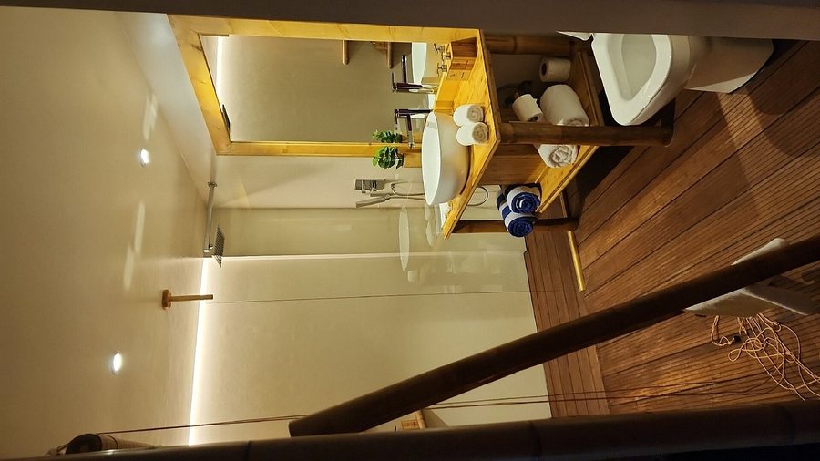 Casa Barabaru — Bathroom