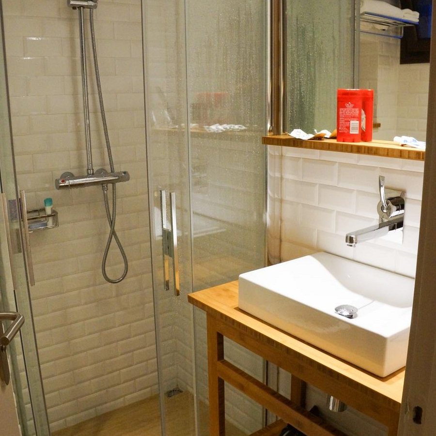 Casa Bella Gracia by Aspasios Barcelona Catalonia — Bathroom