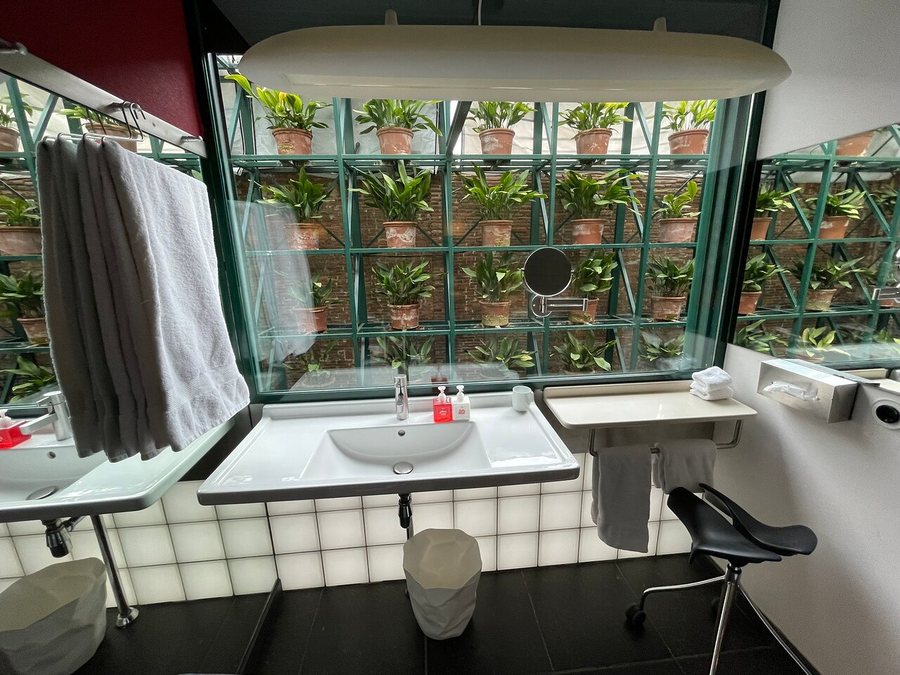 Casa Camper Hotel Barcelona Barcelona Catalonia — Bathroom