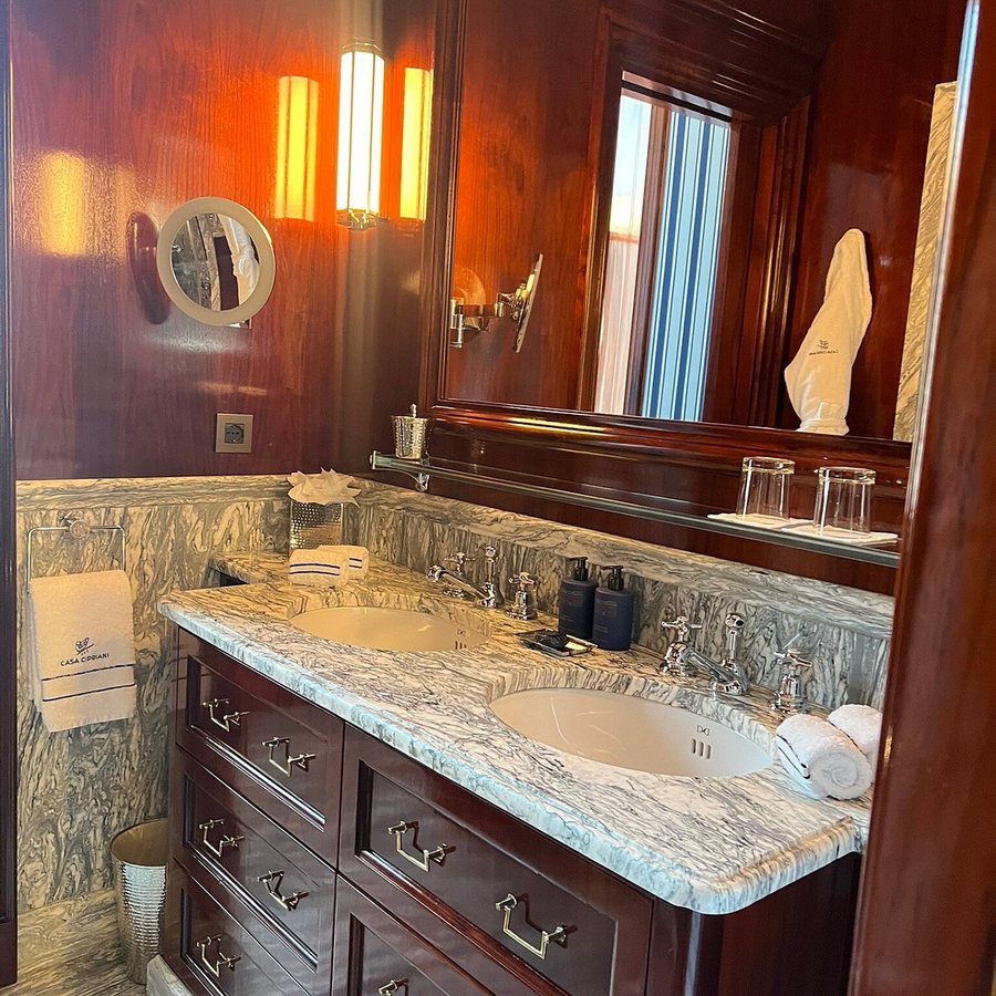 Casa Cipriani Milano — Bathroom