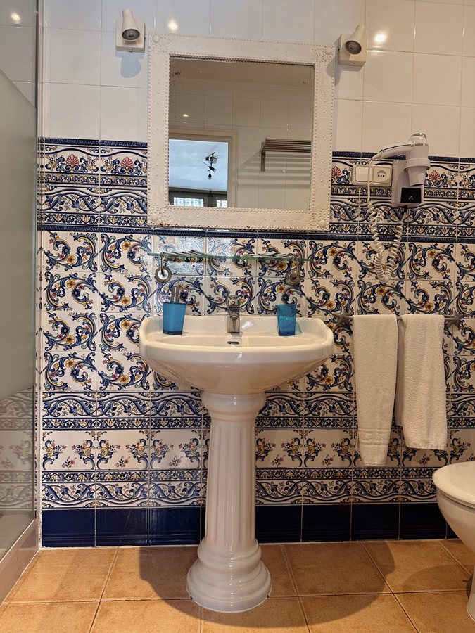 Casa Consell Guest House Apartments Barcelona Catalonia — Bathroom