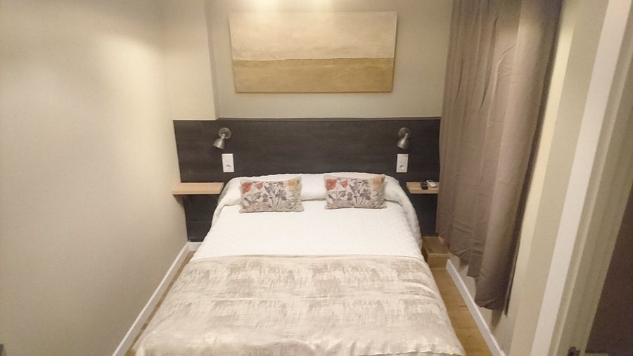 Casa Consell Guest House Apartments Barcelona Catalonia — Guest room
