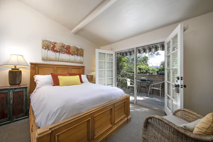 Casa De La Vina — Guest room