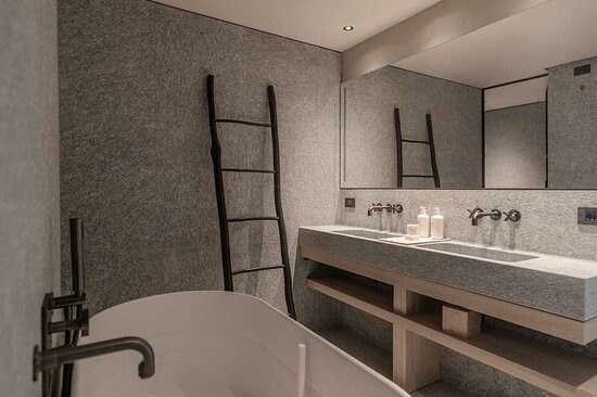 Casa di Langa — Bathroom