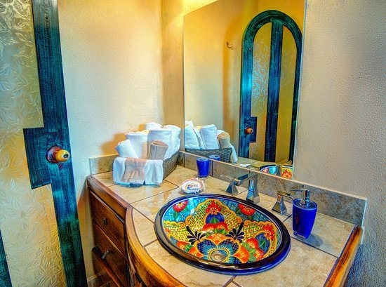 Casa Kootenay Waterfront Bed And Breakfast — Bathroom