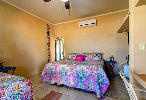 Casa Kootenay Waterfront Bed And Breakfast — Guest room