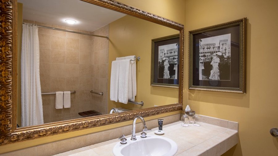 Casa Monica Resort Spa Autograph Collection — Bathroom