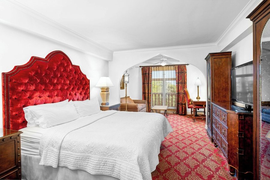 Casa Monica Resort Spa Autograph Collection — Guest room