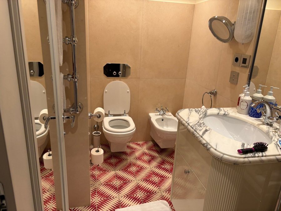 Casa Monti Roma — Bathroom