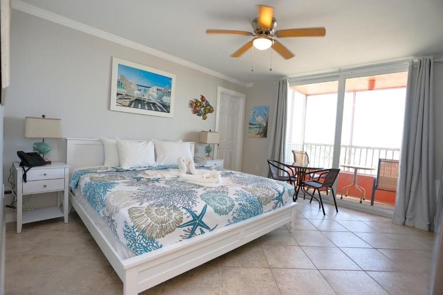 Casa Playa Beach Resort — Guest room