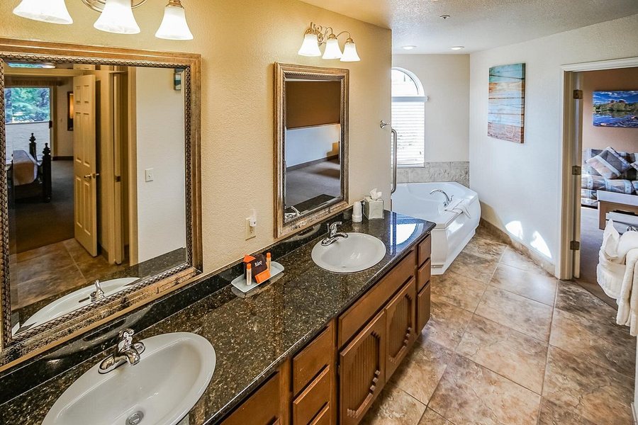 Casa Sedona Inn — Bathroom