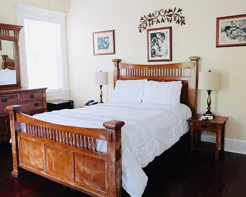 Casablanca Hotel — Guest room