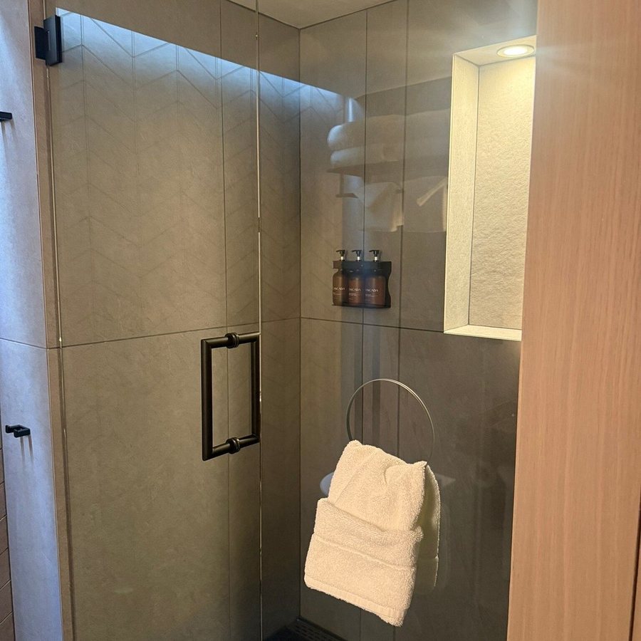 CASCADA Thermal Springs Hotel — Bathroom