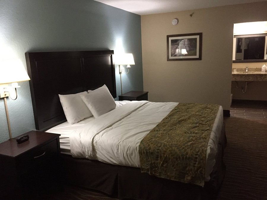 Cascades Mountain Resort Ascend Hotel Collection — Guest room