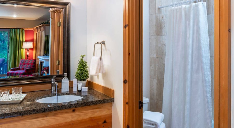 Cashmere Mountain Bed Breakfast — Bathroom