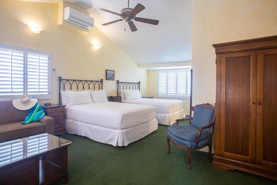 Castillo Inn at the Beach — Guest room