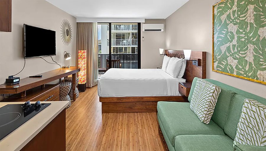 Castle Bamboo Waikiki Hotel — Guest room