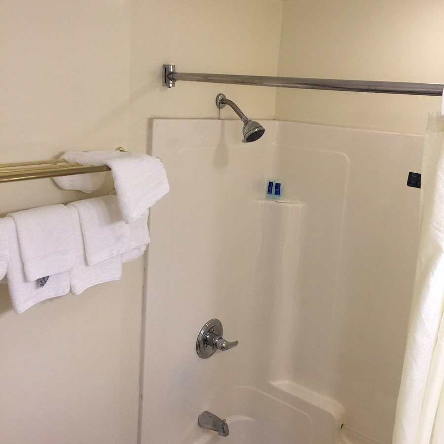 Castle Inn — Bathroom