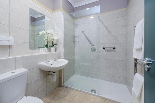 Castlerosse Park Resort — Bathroom