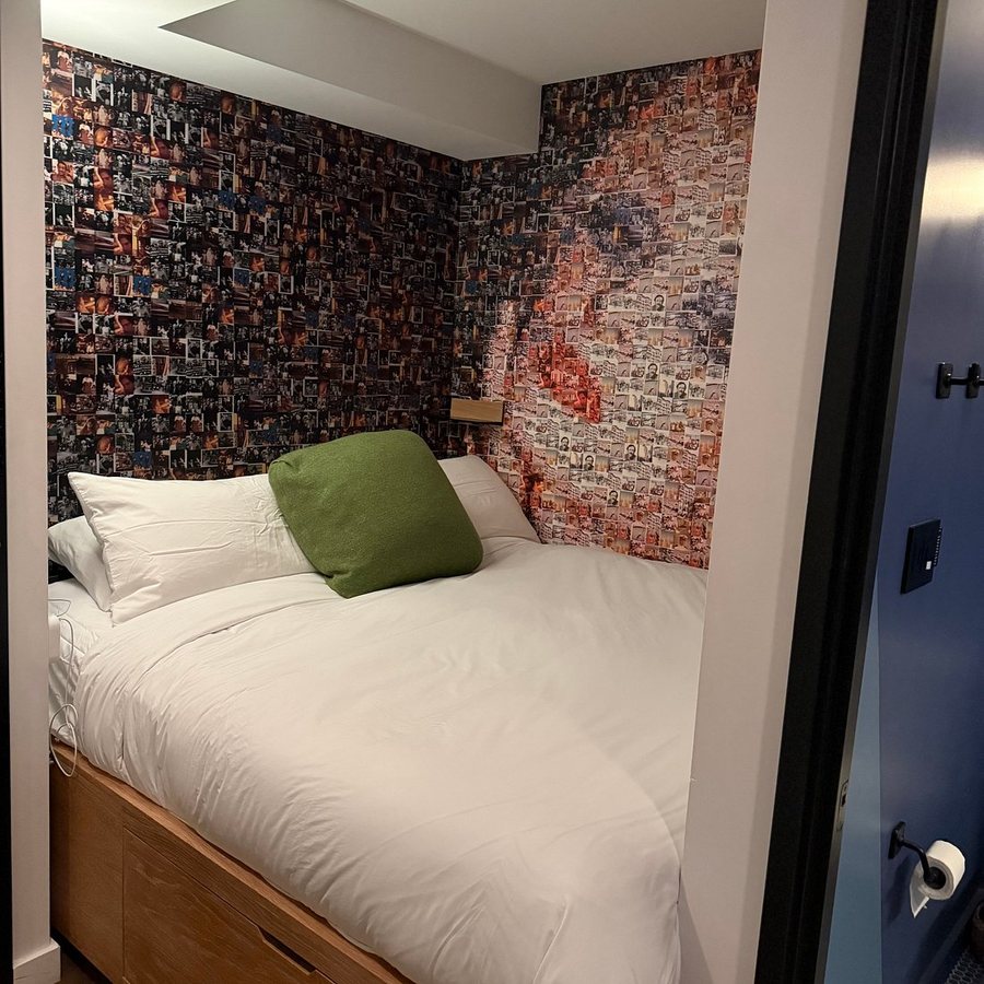 Castro Suites — Guest room