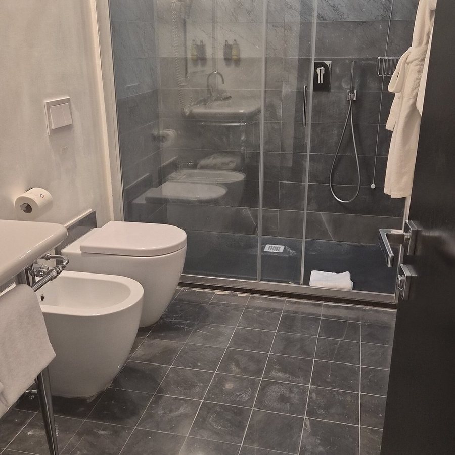 Casual Rinascimento Firenze — Bathroom