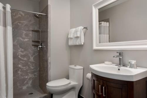 Catahoula Hotel New Orleans — Bathroom