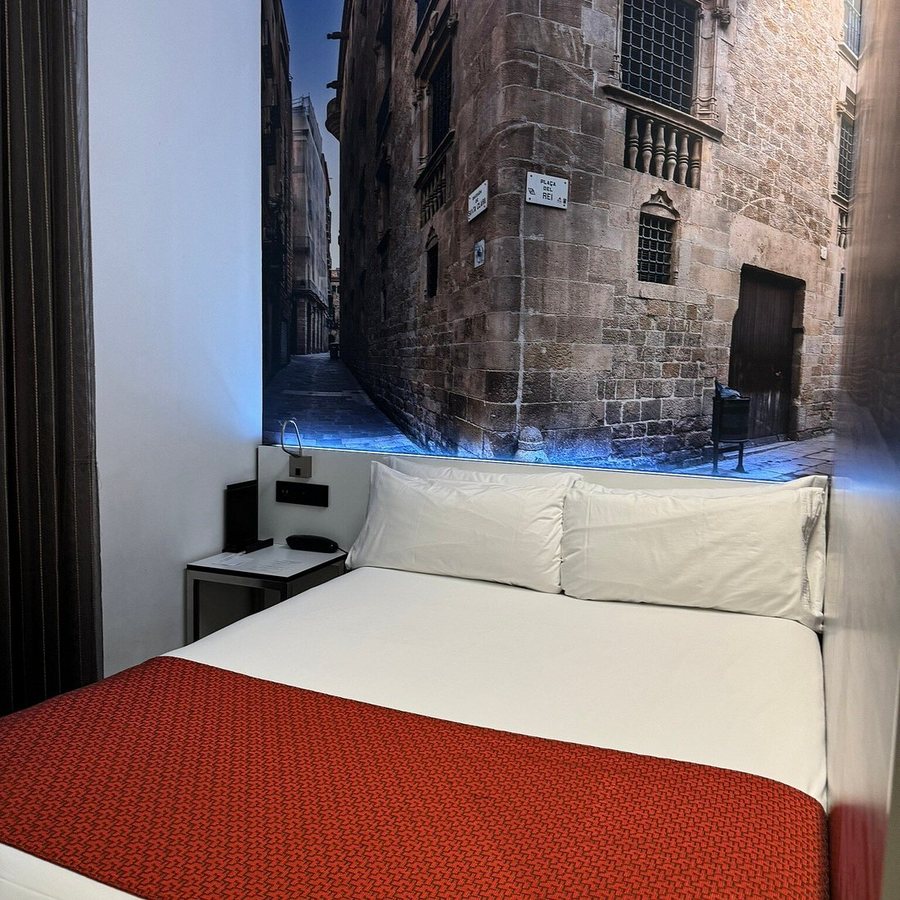 Catalonia Avinyo Barcelona Catalonia — Guest room