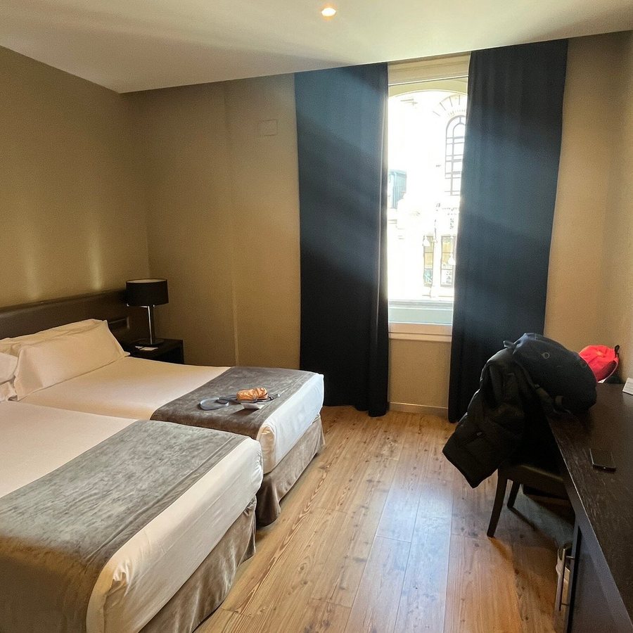 Catalonia Portal de l Angel — Guest room