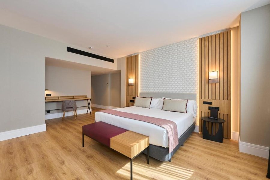 Catalonia Ramblas Barcelona Catalonia — Guest room